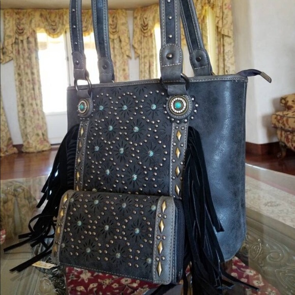 Montana West Handbags - Montana west fringes conceal carry handbag&wallet